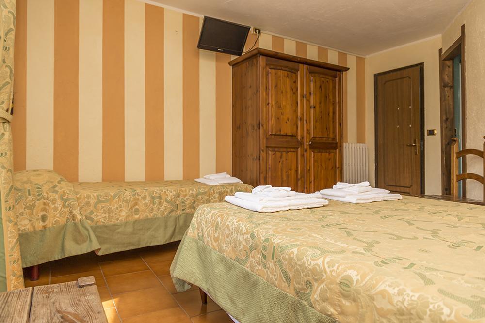 Hotel La Fontaine Oulx Extérieur photo